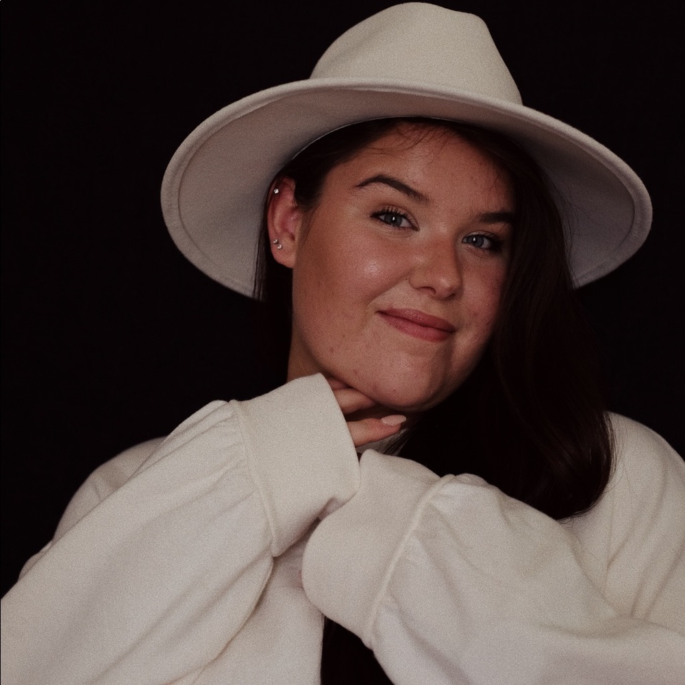 Meet your Posher, Justine